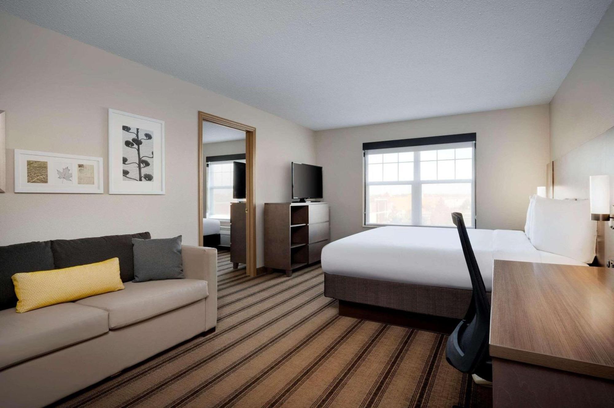 Hotel Country & By Radisson Near Outlet Mall Albertville
