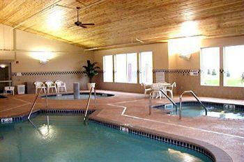 Country & By Radisson Near Outlet Mall Hotel 3*