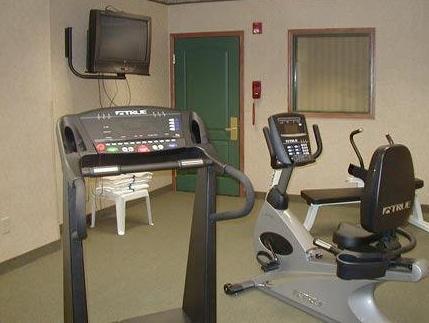 Country & By Radisson Near Outlet Mall Hotel 3*